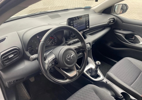 Toyota Yaris cena 67500 przebieg: 88613, rok produkcji 2022 z Szczuczyn małe 232